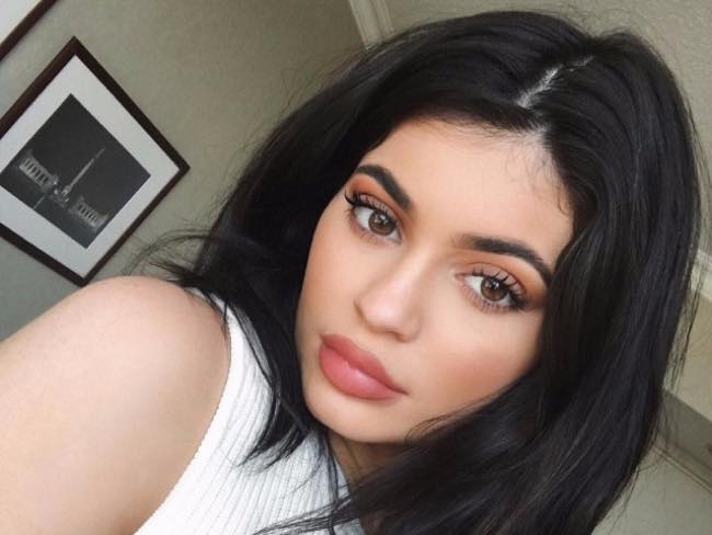 Come e dove comprare i trucchi per il make-up di Kylie Jenner?